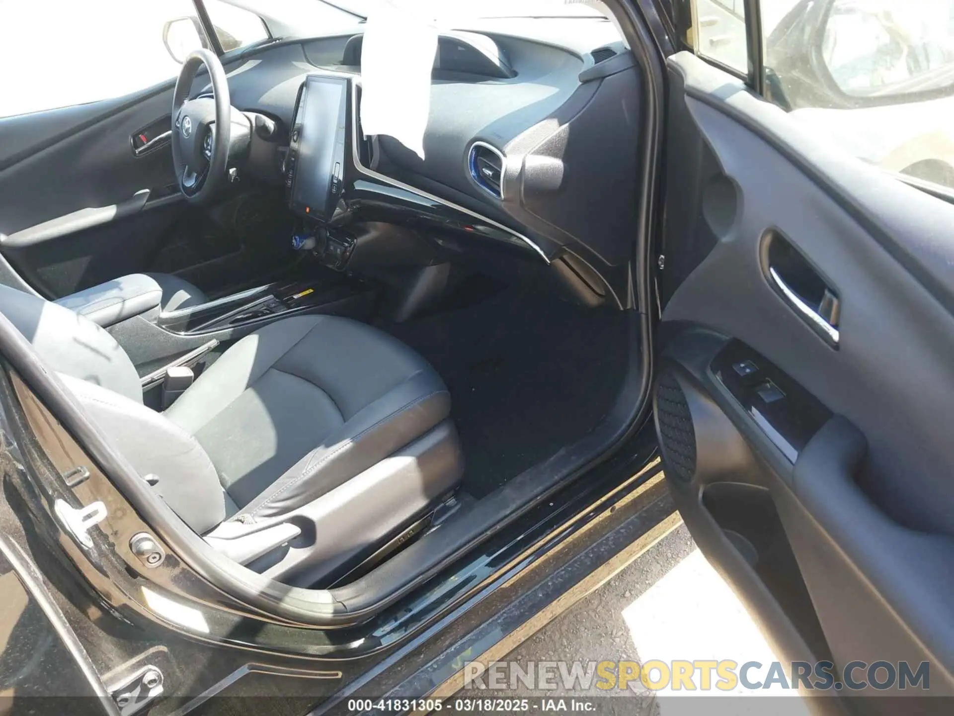 5 fotografías del automóvil dañado JTDKARFUXK3101259 TOYOTA PRIUS 2019