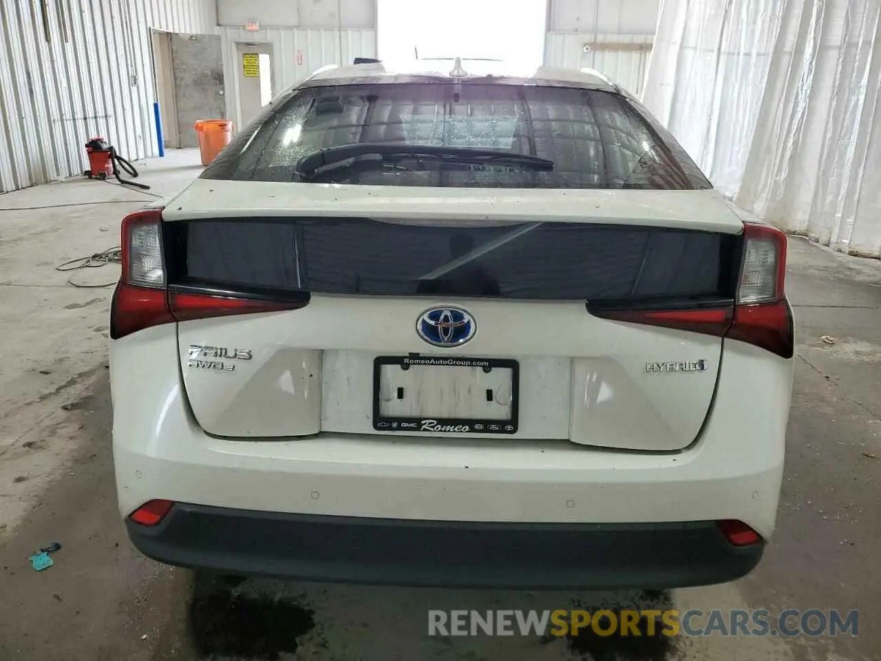 6 fotografías del automóvil dañado JTDL9RFU4K3006676 TOYOTA PRIUS 2019