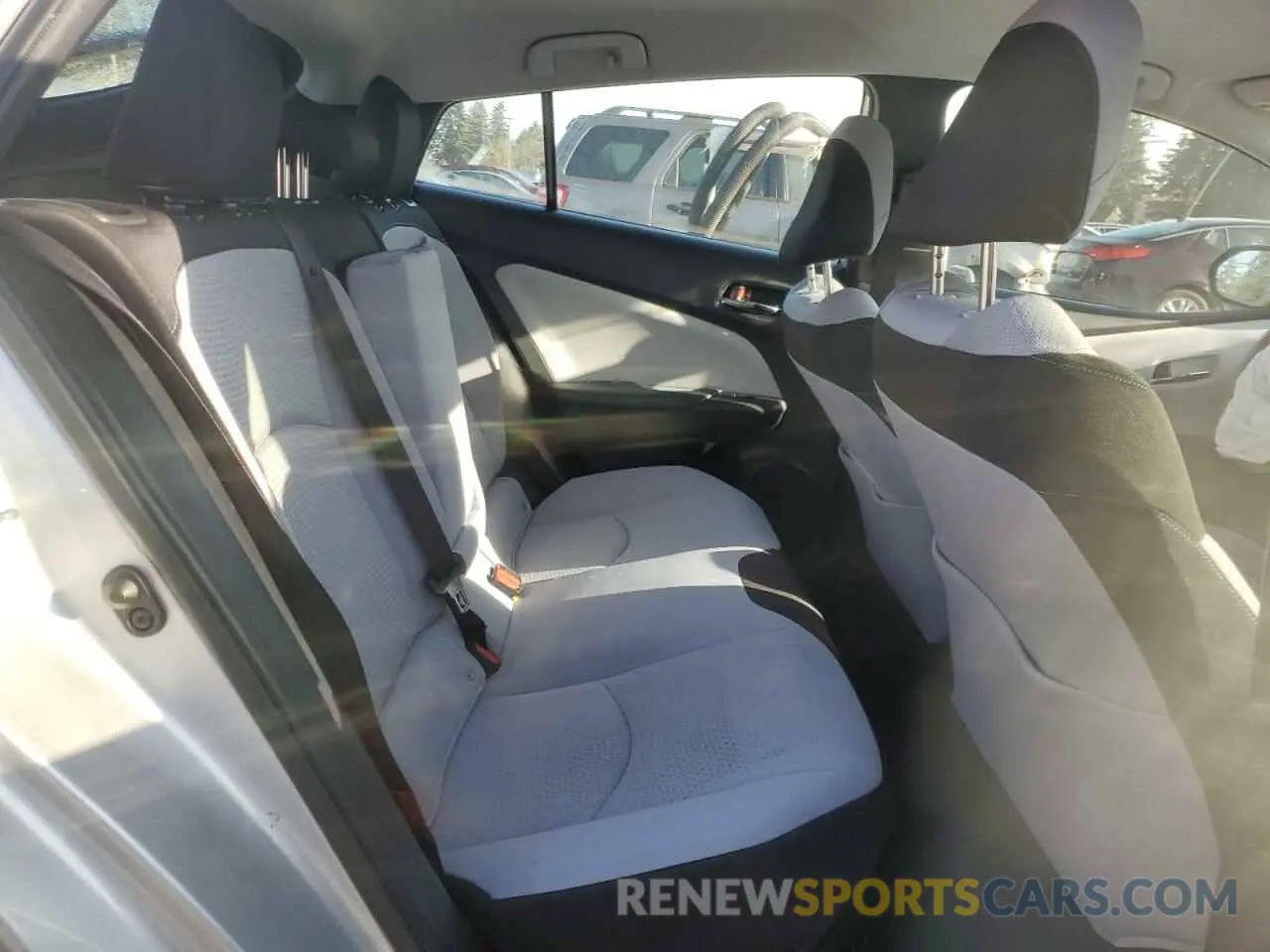 10 fotografías del automóvil dañado JTDL9RFU5K3004824 TOYOTA PRIUS 2019