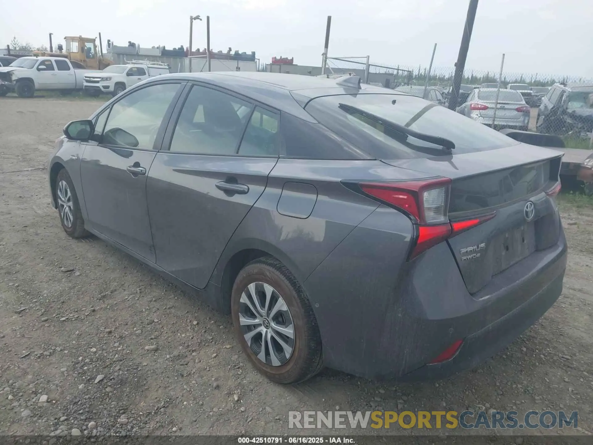 3 fotografías del automóvil dañado JTDL9RFU6K3010339 TOYOTA PRIUS 2019