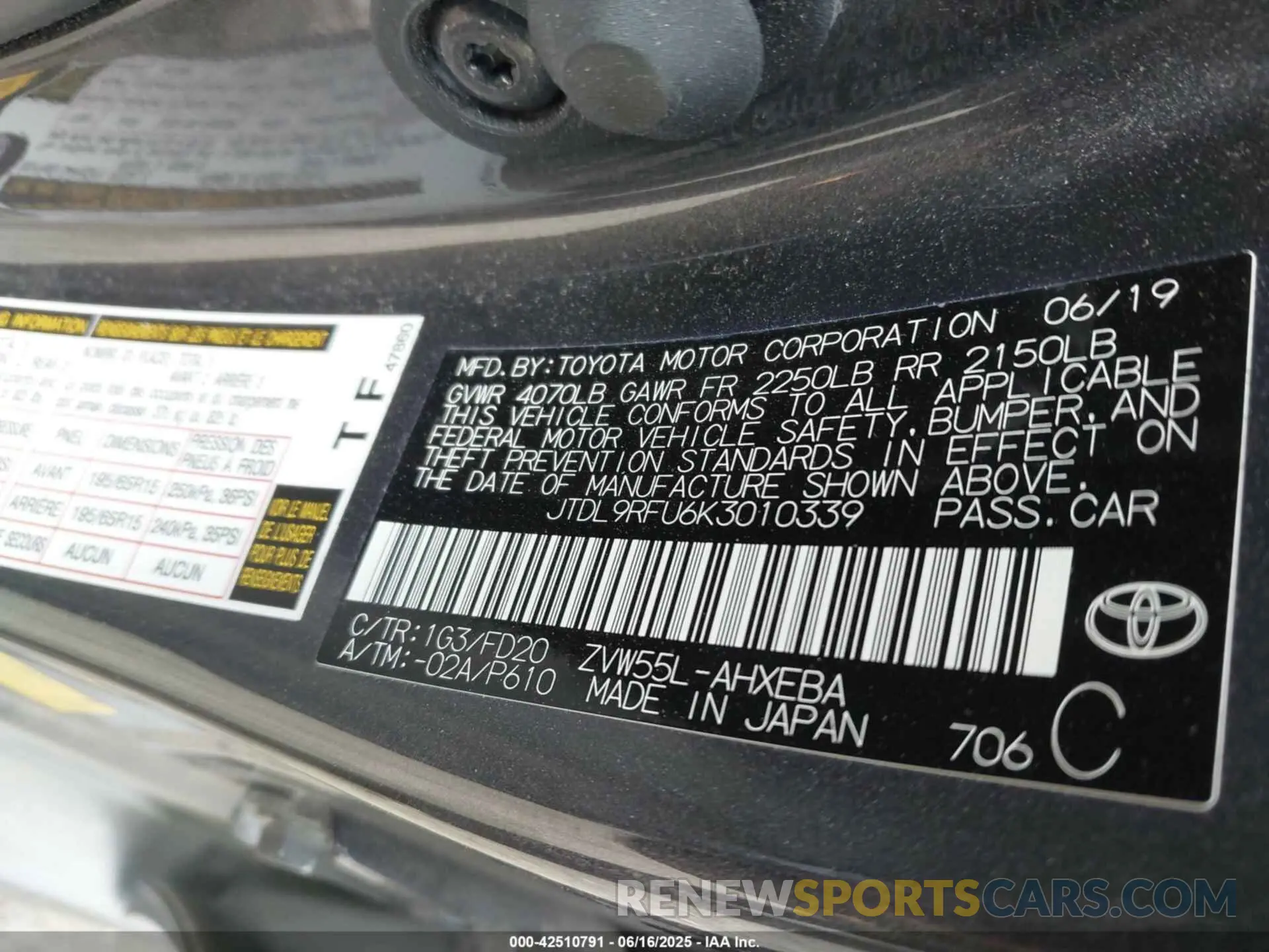9 fotografías del automóvil dañado JTDL9RFU6K3010339 TOYOTA PRIUS 2019