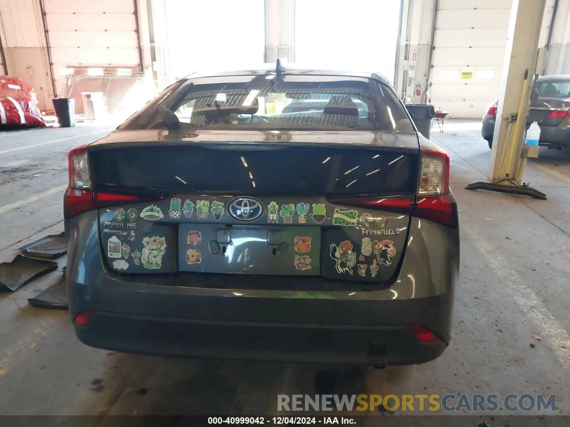 15 fotografías del automóvil dañado JTDL9RFU7K3012956 TOYOTA PRIUS 2019