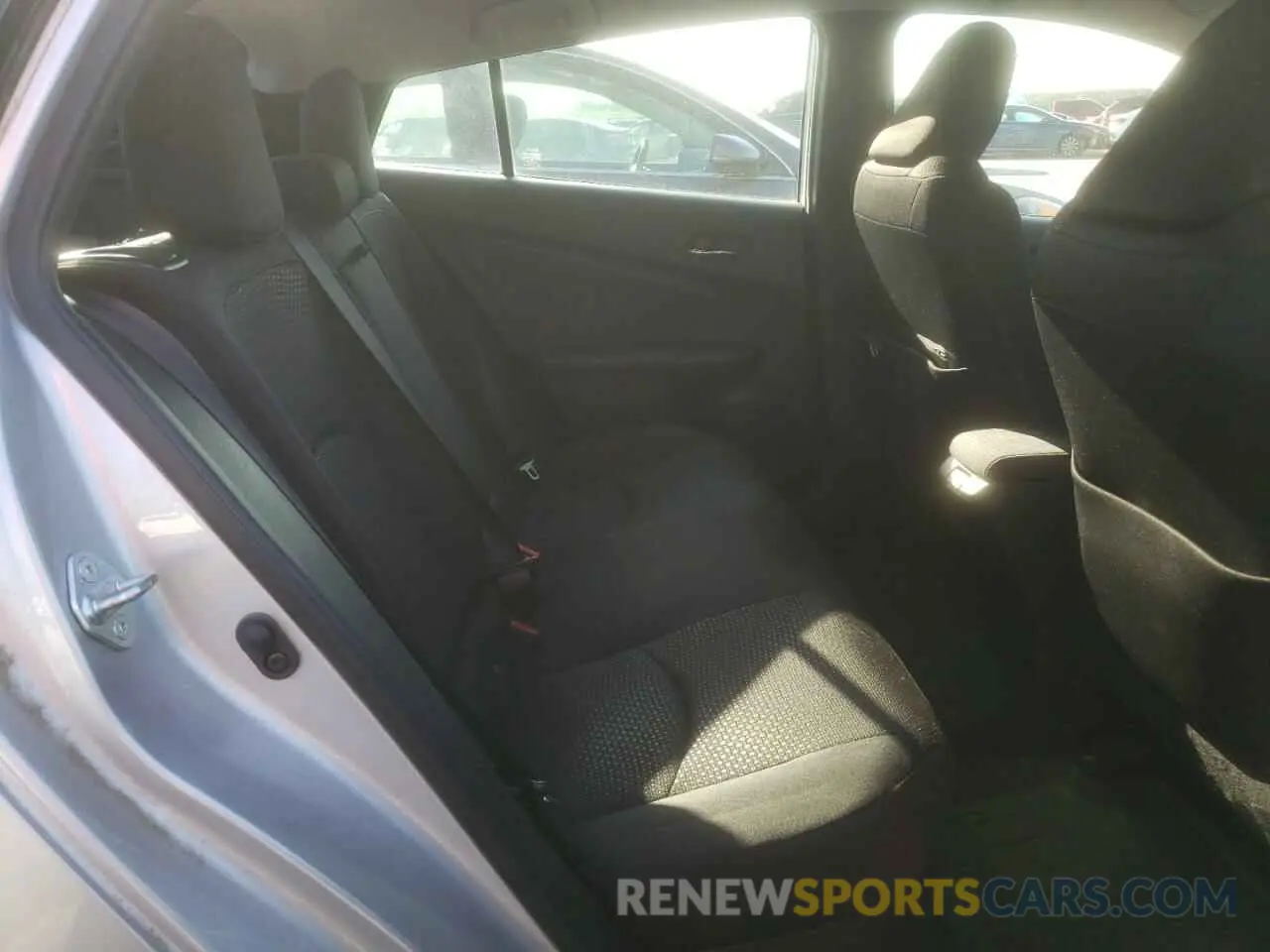 10 fotografías del automóvil dañado JTDL9RFU9K3003241 TOYOTA PRIUS 2019