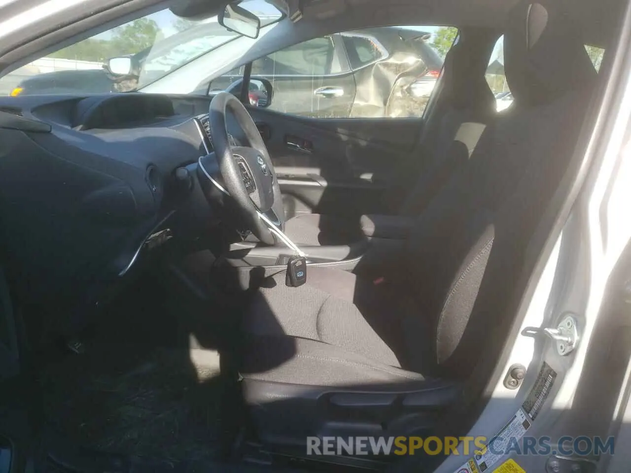 7 fotografías del automóvil dañado JTDL9RFU9K3003241 TOYOTA PRIUS 2019