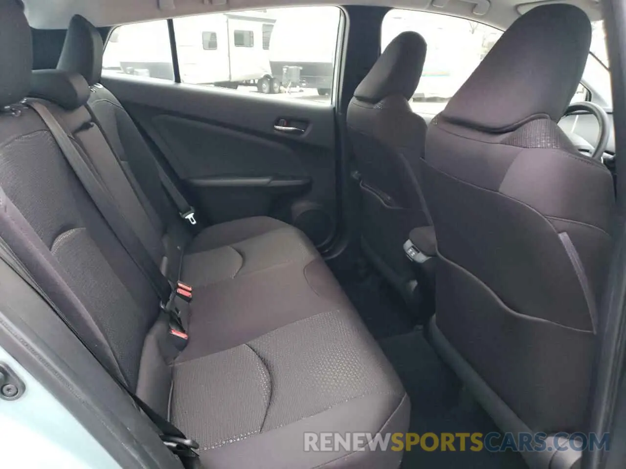 11 fotografías del automóvil dañado JTDL9RFU9K3008293 TOYOTA PRIUS 2019