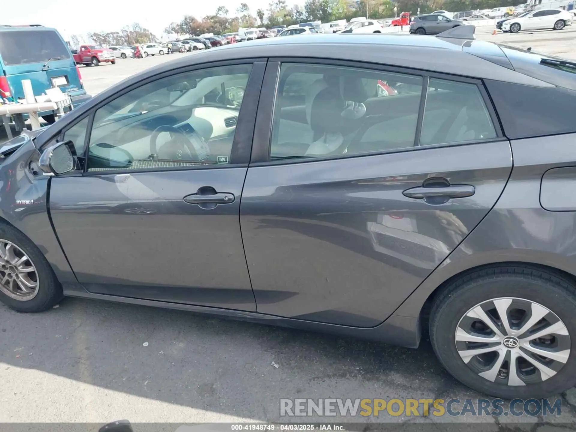 14 fotografías del automóvil dañado JTDL9RFUXK3005094 TOYOTA PRIUS 2019