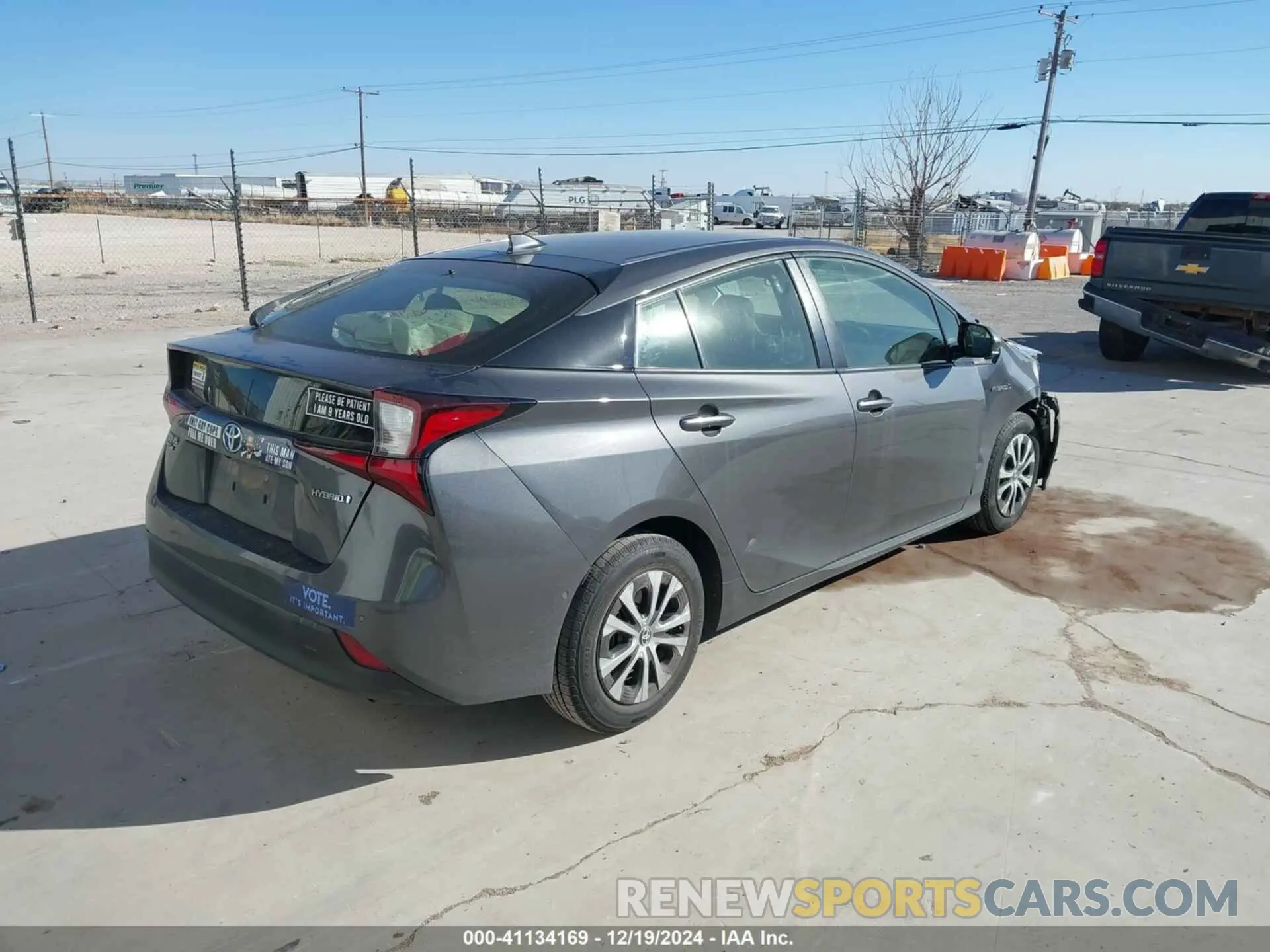 4 fotografías del automóvil dañado JTDL9RFUXK3012952 TOYOTA PRIUS 2019