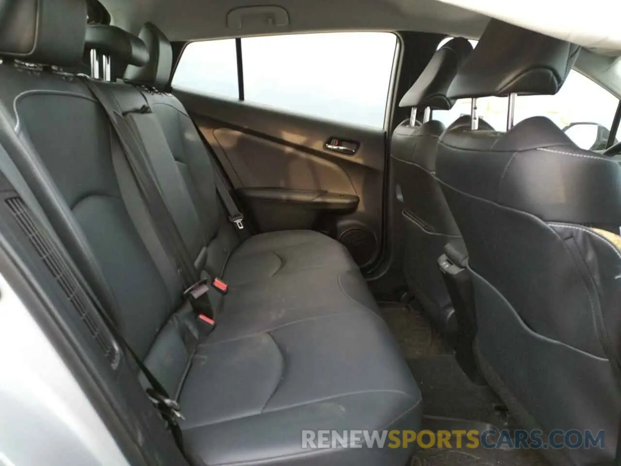 6 fotografías del automóvil dañado JTDKARFP0L3143046 TOYOTA PRIUS 2020