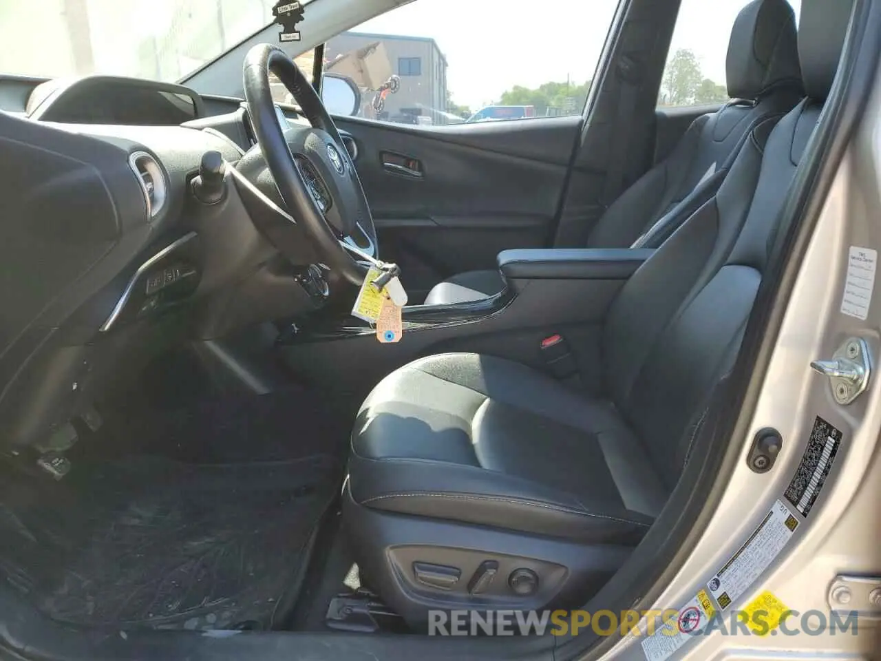 7 fotografías del automóvil dañado JTDKARFP0L3153107 TOYOTA PRIUS 2020