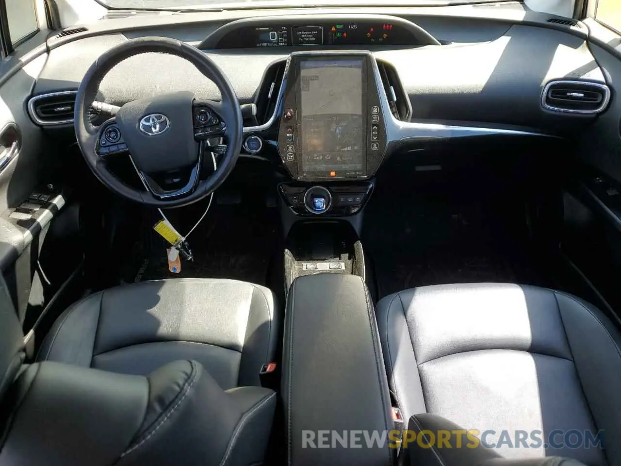 8 fotografías del automóvil dañado JTDKARFP0L3153107 TOYOTA PRIUS 2020