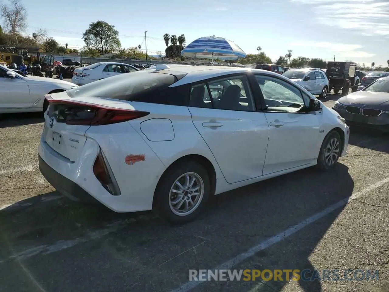 3 fotografías del automóvil dañado JTDKARFP2L3148278 TOYOTA PRIUS 2020