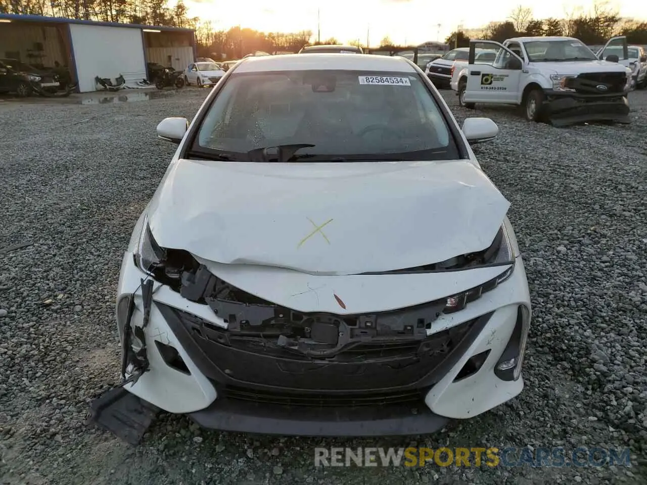 5 fotografías del automóvil dañado JTDKARFP3L3149536 TOYOTA PRIUS 2020