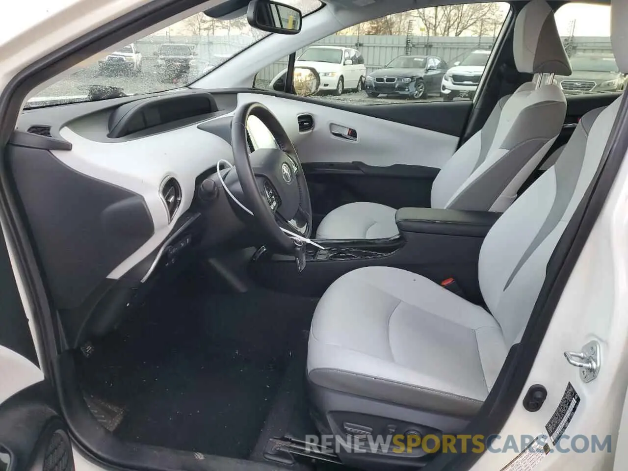 7 fotografías del automóvil dañado JTDKARFP3L3149536 TOYOTA PRIUS 2020
