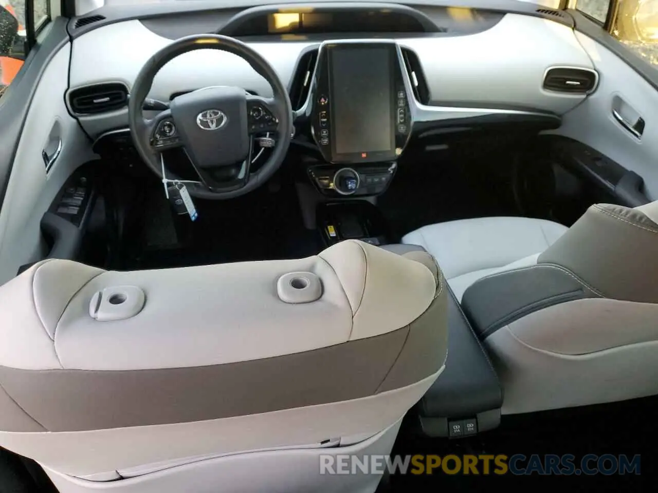 8 fotografías del automóvil dañado JTDKARFP3L3149536 TOYOTA PRIUS 2020