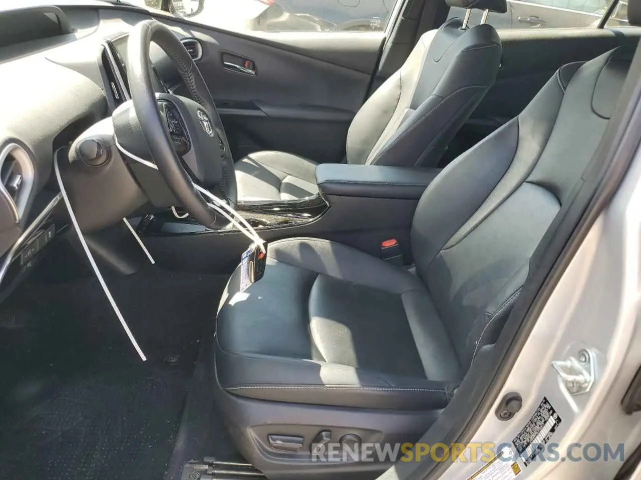 7 fotografías del automóvil dañado JTDKARFP4L3120613 TOYOTA PRIUS 2020
