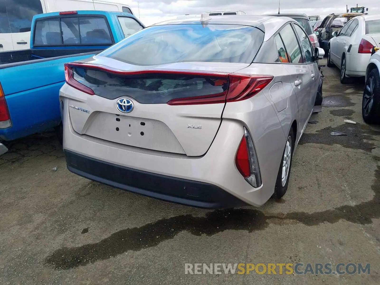 4 fotografías del automóvil dañado JTDKARFP5L3126128 TOYOTA PRIUS 2020