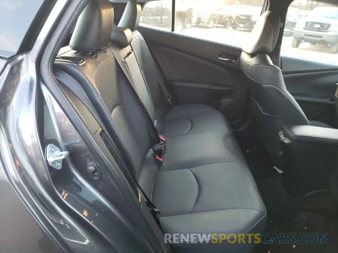 6 fotografías del automóvil dañado JTDKARFPXL3161036 TOYOTA PRIUS 2020