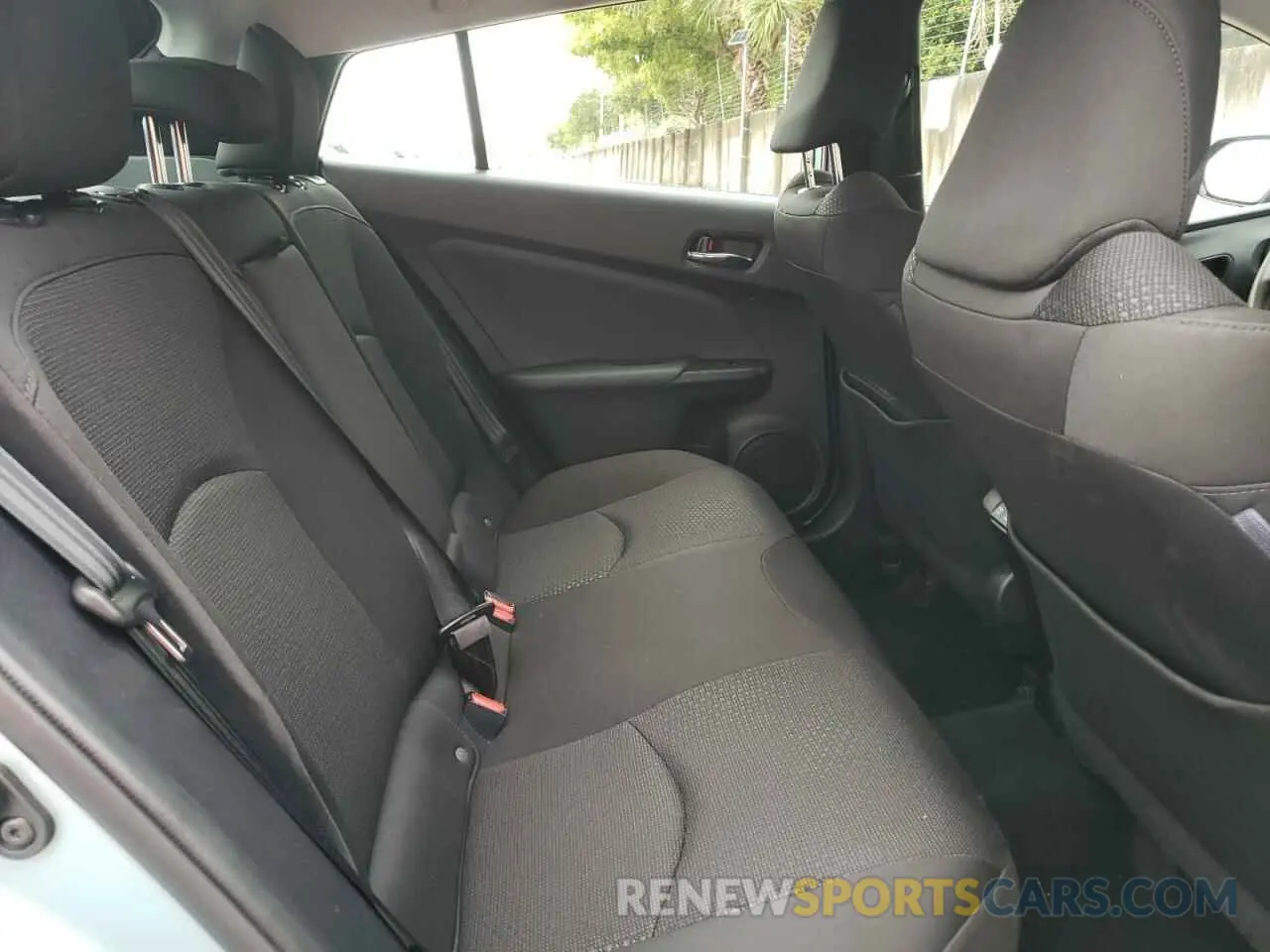 10 fotografías del automóvil dañado JTDKARFU0L3104611 TOYOTA PRIUS 2020