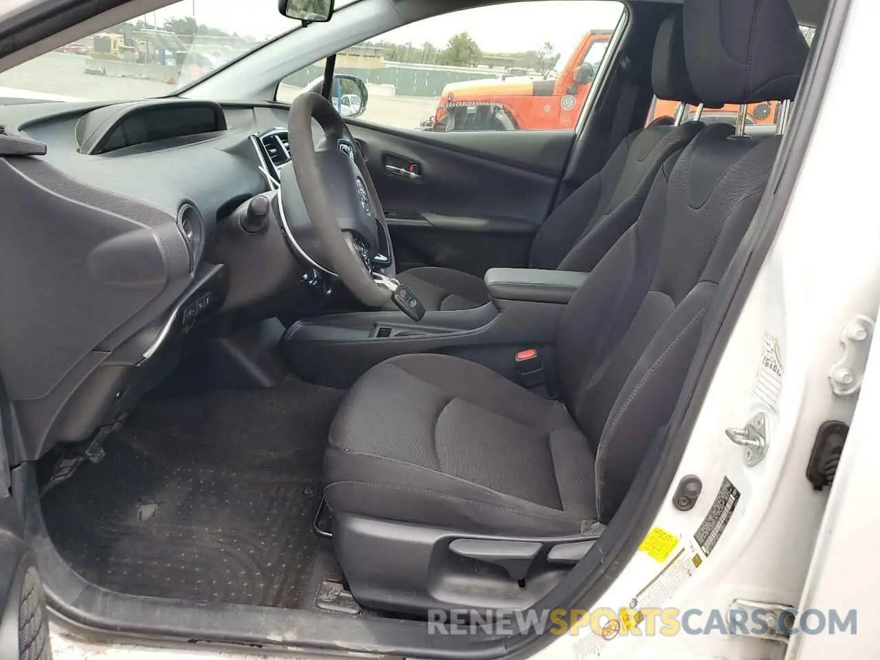 7 fotografías del automóvil dañado JTDKARFU0L3108349 TOYOTA PRIUS 2020