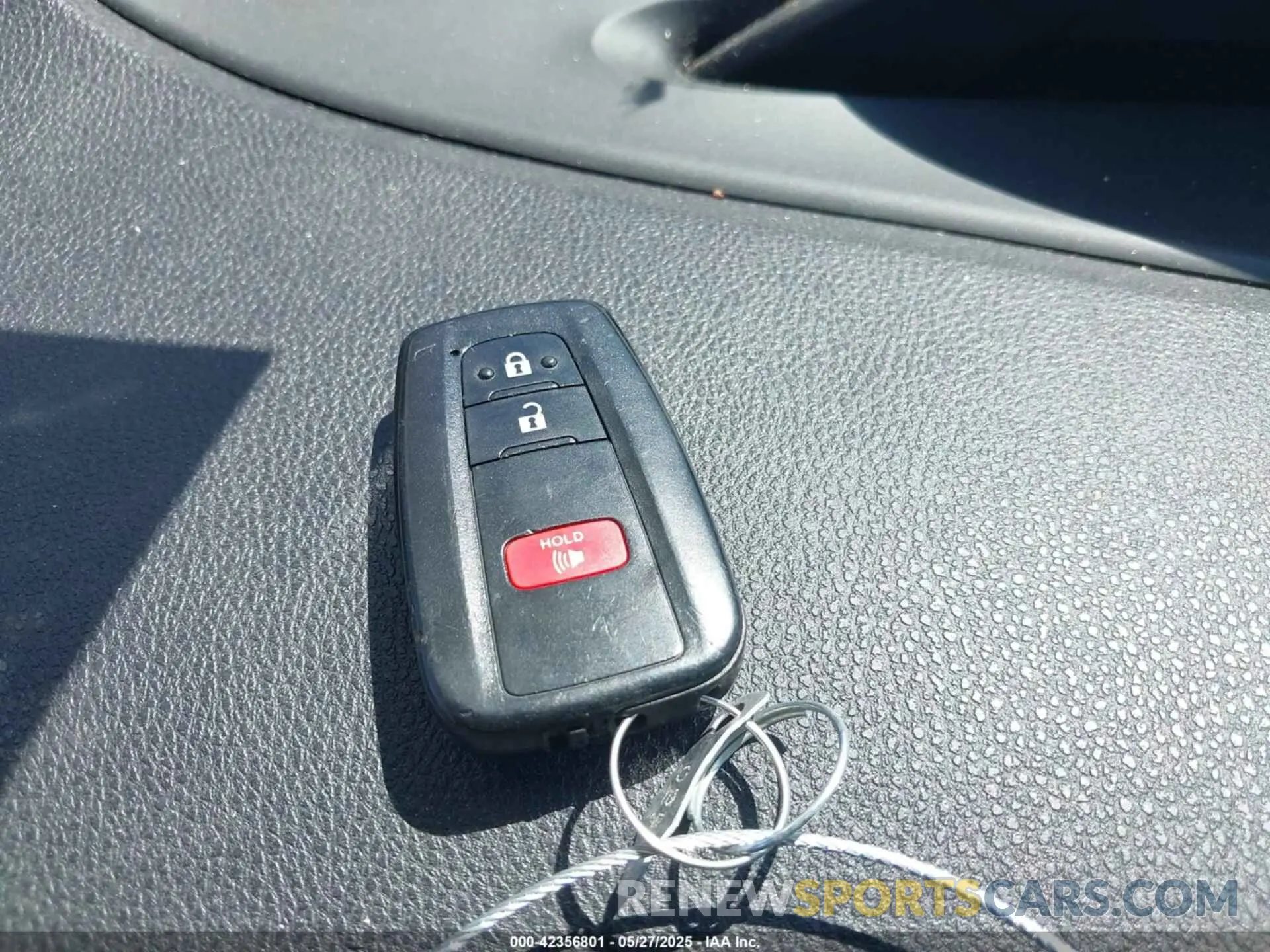 11 fotografías del automóvil dañado JTDKARFU0L3109212 TOYOTA PRIUS 2020