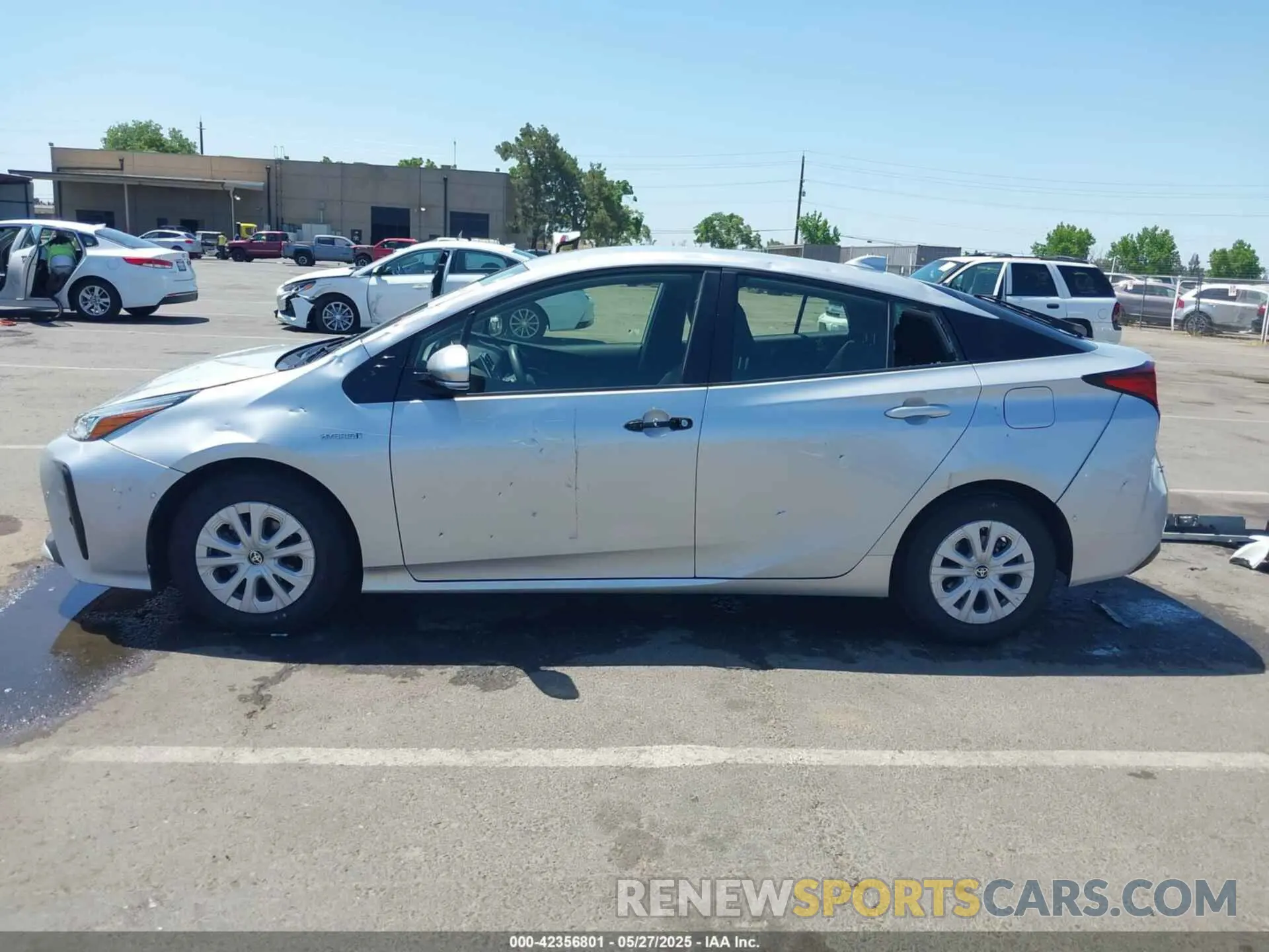 14 fotografías del automóvil dañado JTDKARFU0L3109212 TOYOTA PRIUS 2020