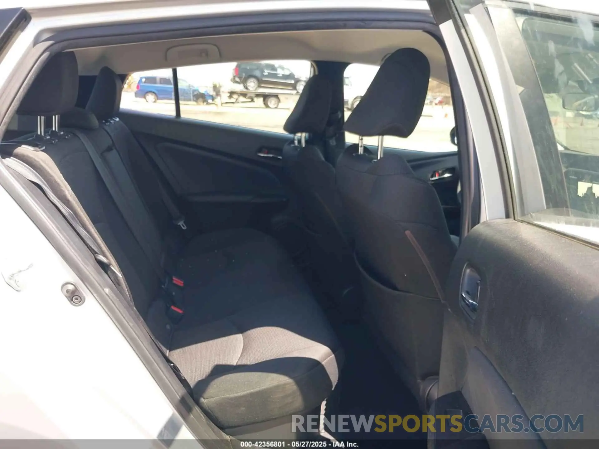 8 fotografías del automóvil dañado JTDKARFU0L3109212 TOYOTA PRIUS 2020