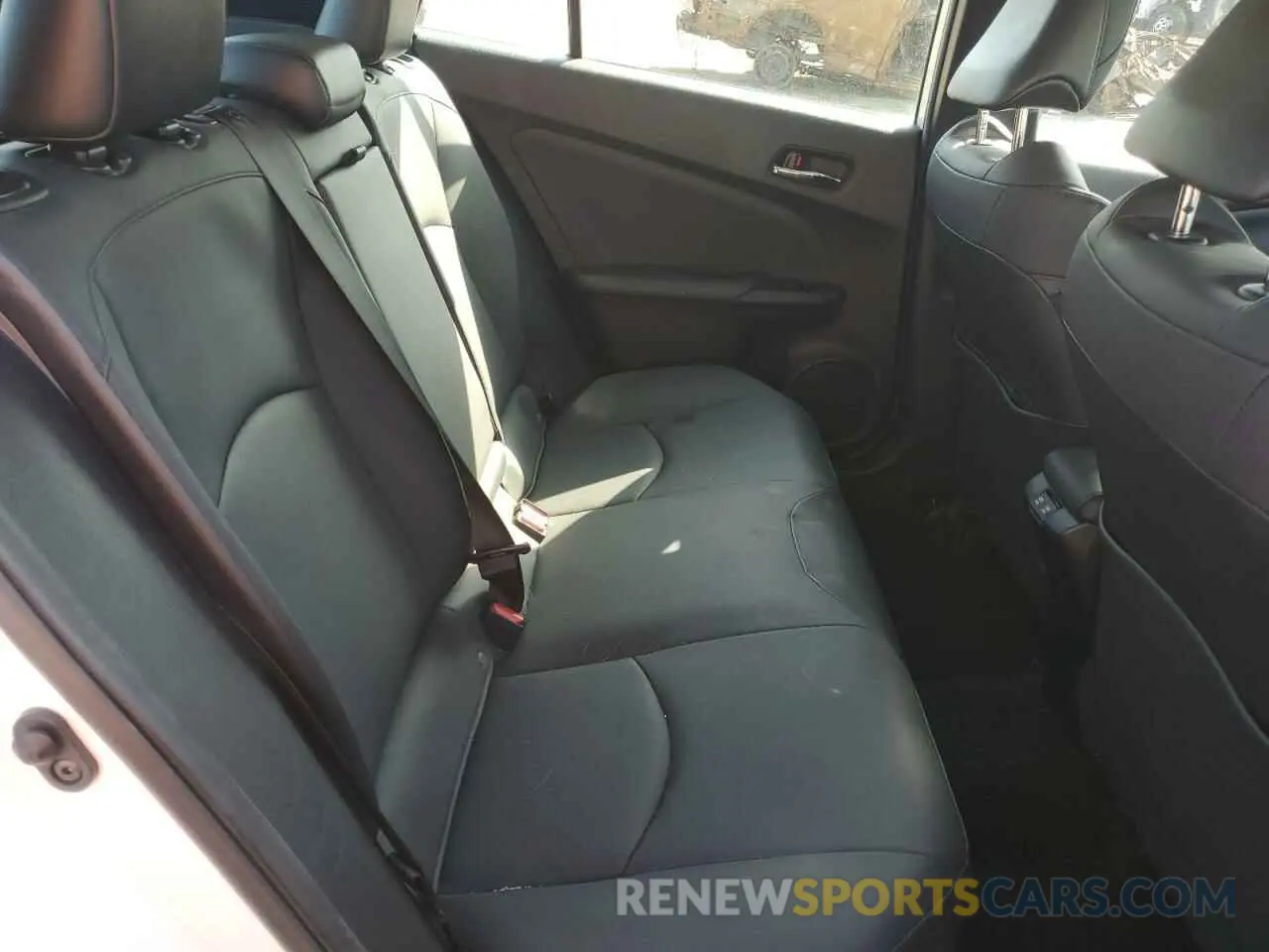 10 fotografías del automóvil dañado JTDKARFU1L3124687 TOYOTA PRIUS 2020