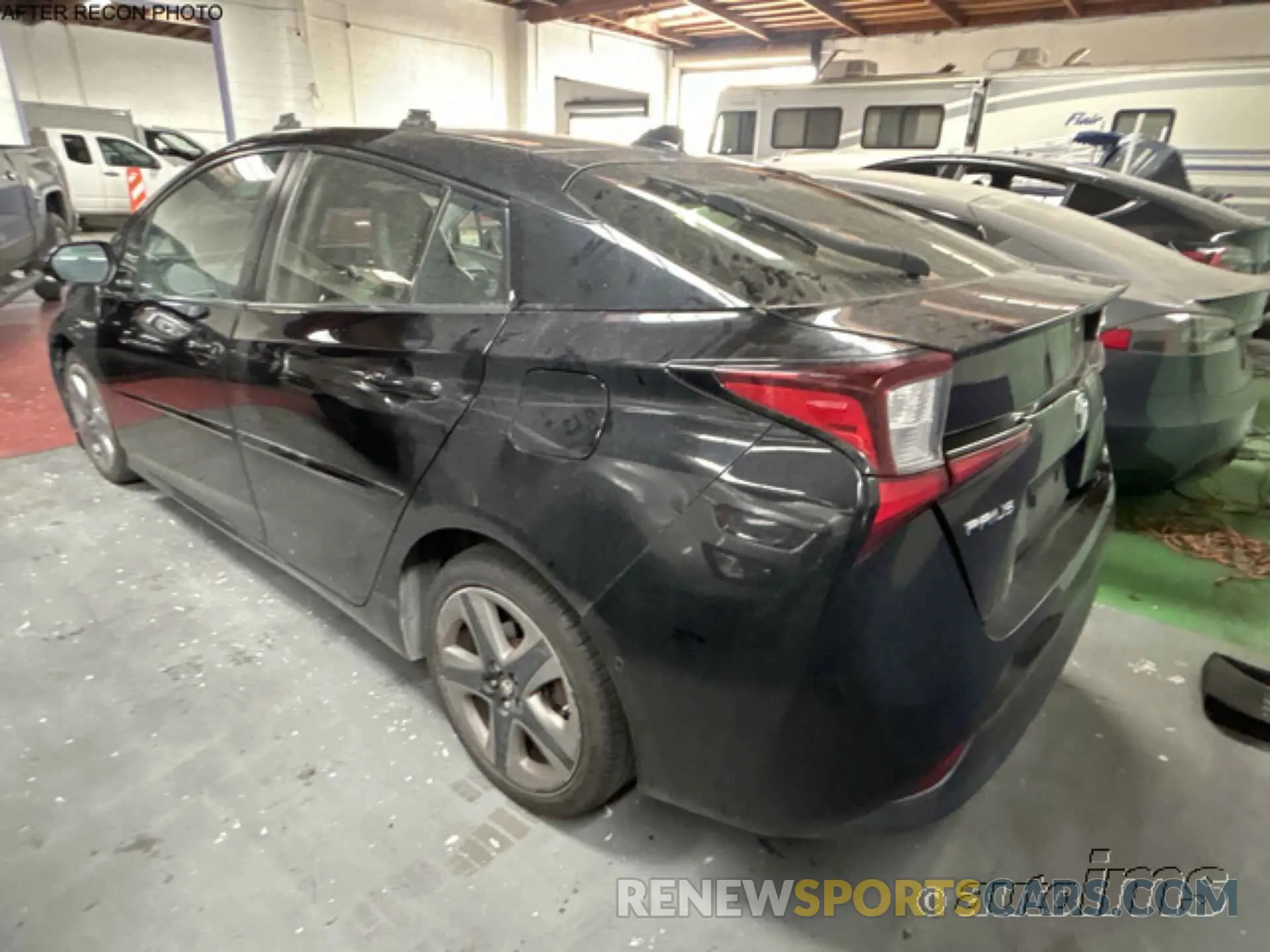 17 fotografías del automóvil dañado JTDKARFU2L3112189 TOYOTA PRIUS 2020