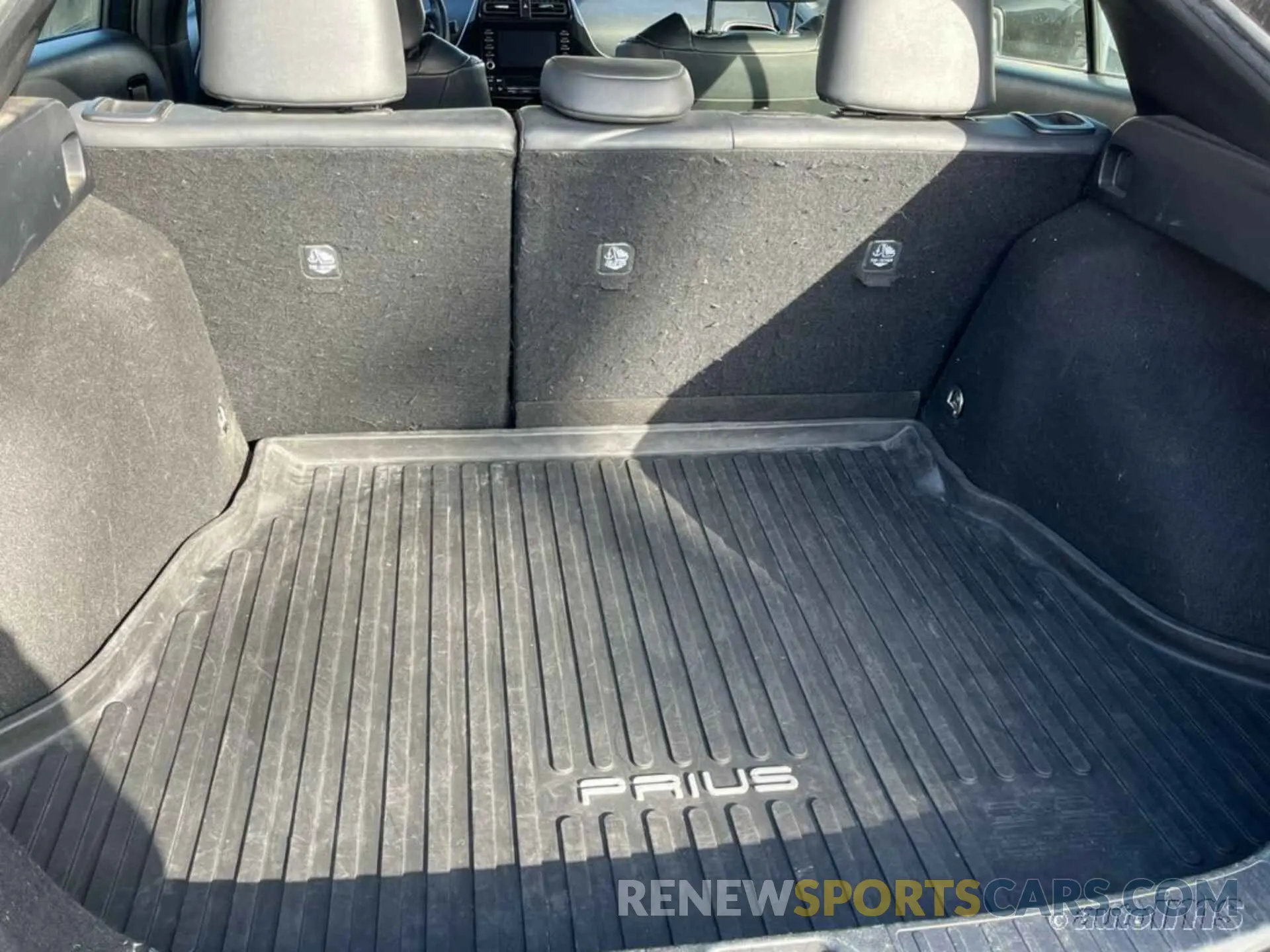 15 fotografías del automóvil dañado JTDKARFU2L3112449 TOYOTA PRIUS 2020
