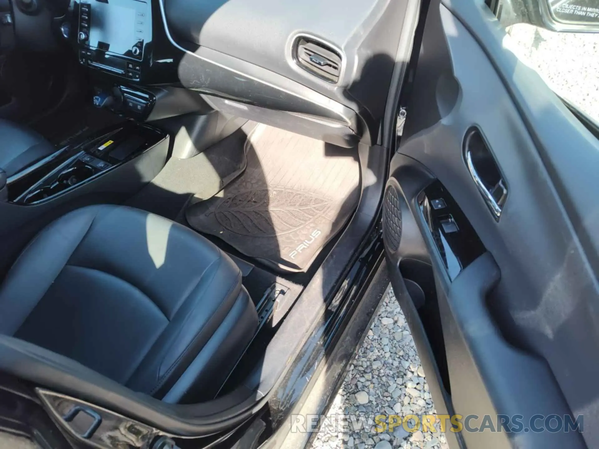 25 fotografías del automóvil dañado JTDKARFU2L3115366 TOYOTA PRIUS 2020