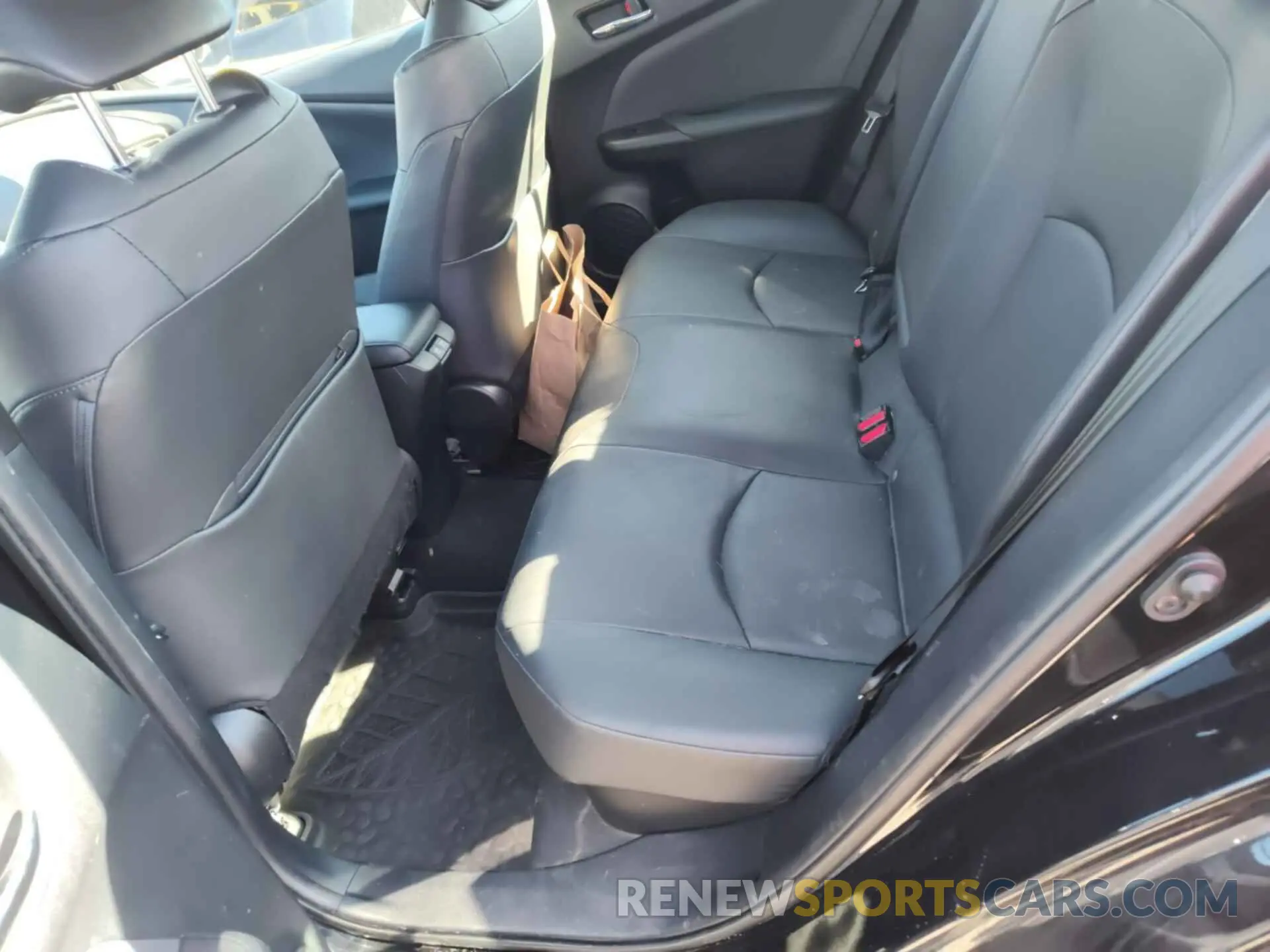 29 fotografías del automóvil dañado JTDKARFU2L3115366 TOYOTA PRIUS 2020