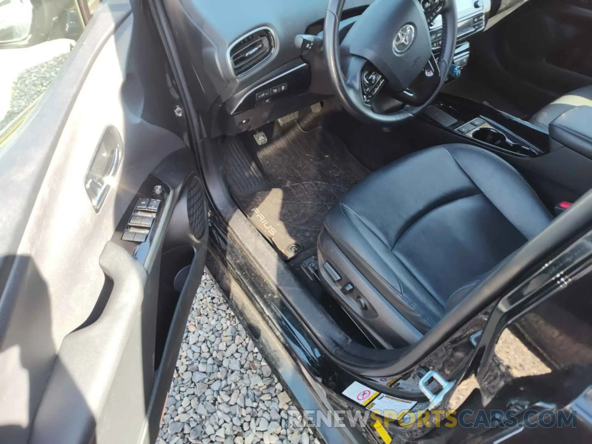 31 fotografías del automóvil dañado JTDKARFU2L3115366 TOYOTA PRIUS 2020