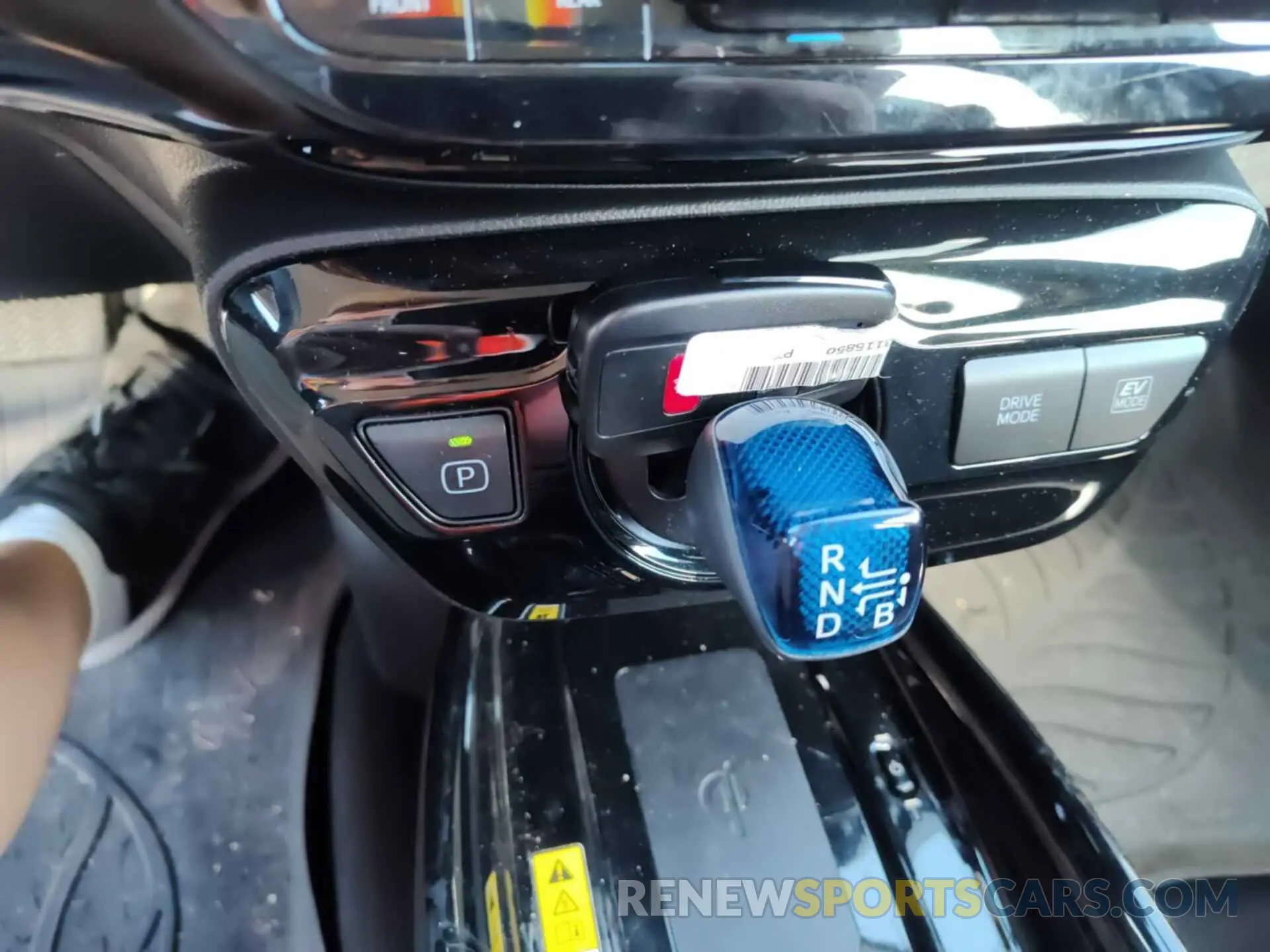 39 fotografías del automóvil dañado JTDKARFU2L3115366 TOYOTA PRIUS 2020