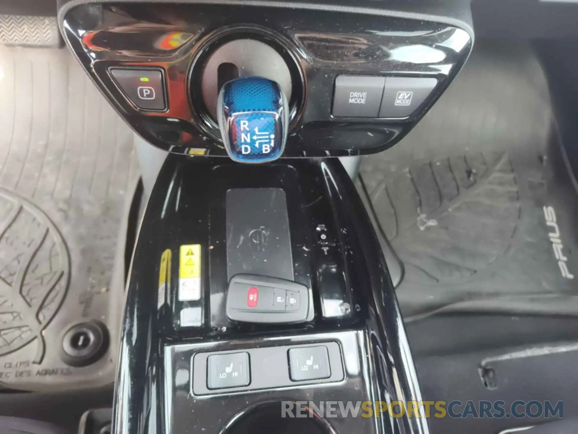 2 fotografías del automóvil dañado JTDKARFU2L3115416 TOYOTA PRIUS 2020