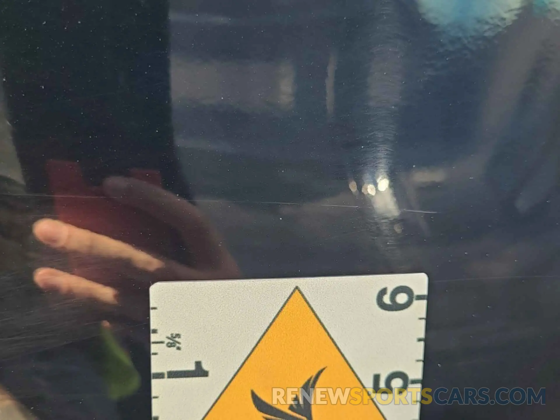 4 fotografías del automóvil dañado JTDKARFU2L3116310 TOYOTA PRIUS 2020