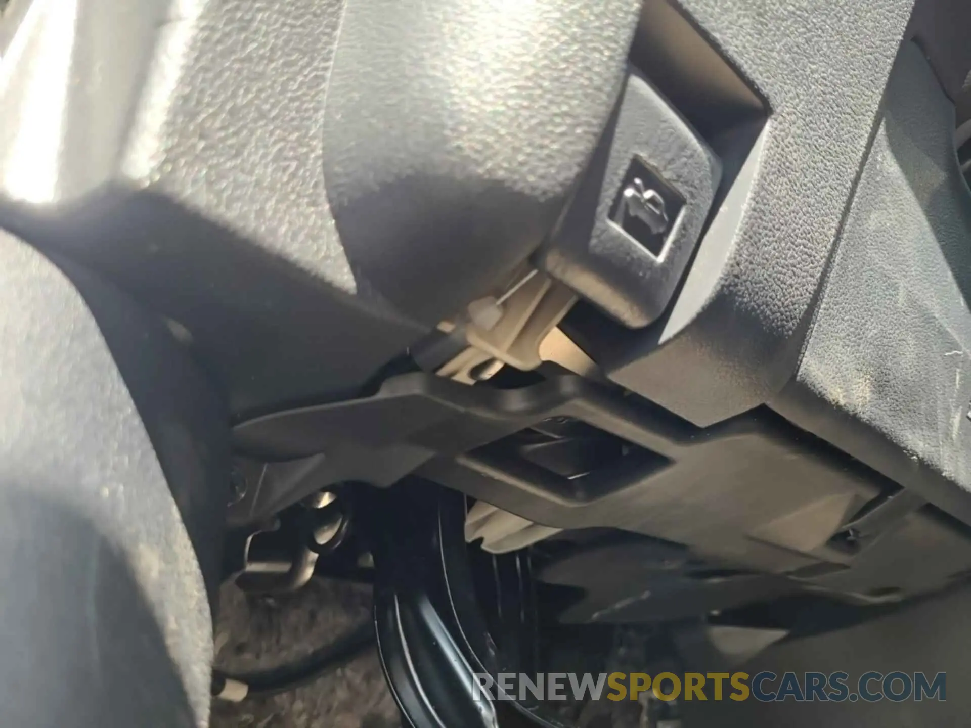 9 fotografías del automóvil dañado JTDKARFU2L3116310 TOYOTA PRIUS 2020