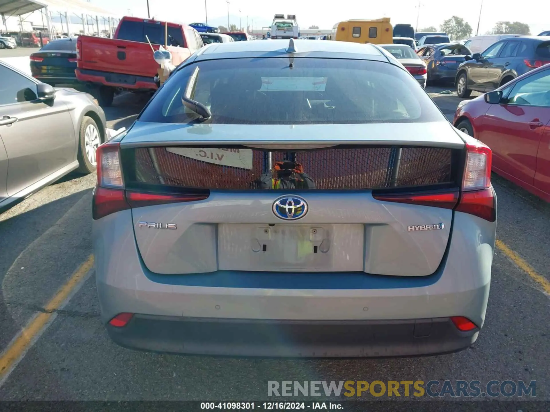 16 fotografías del automóvil dañado JTDKARFU2L3118302 TOYOTA PRIUS 2020