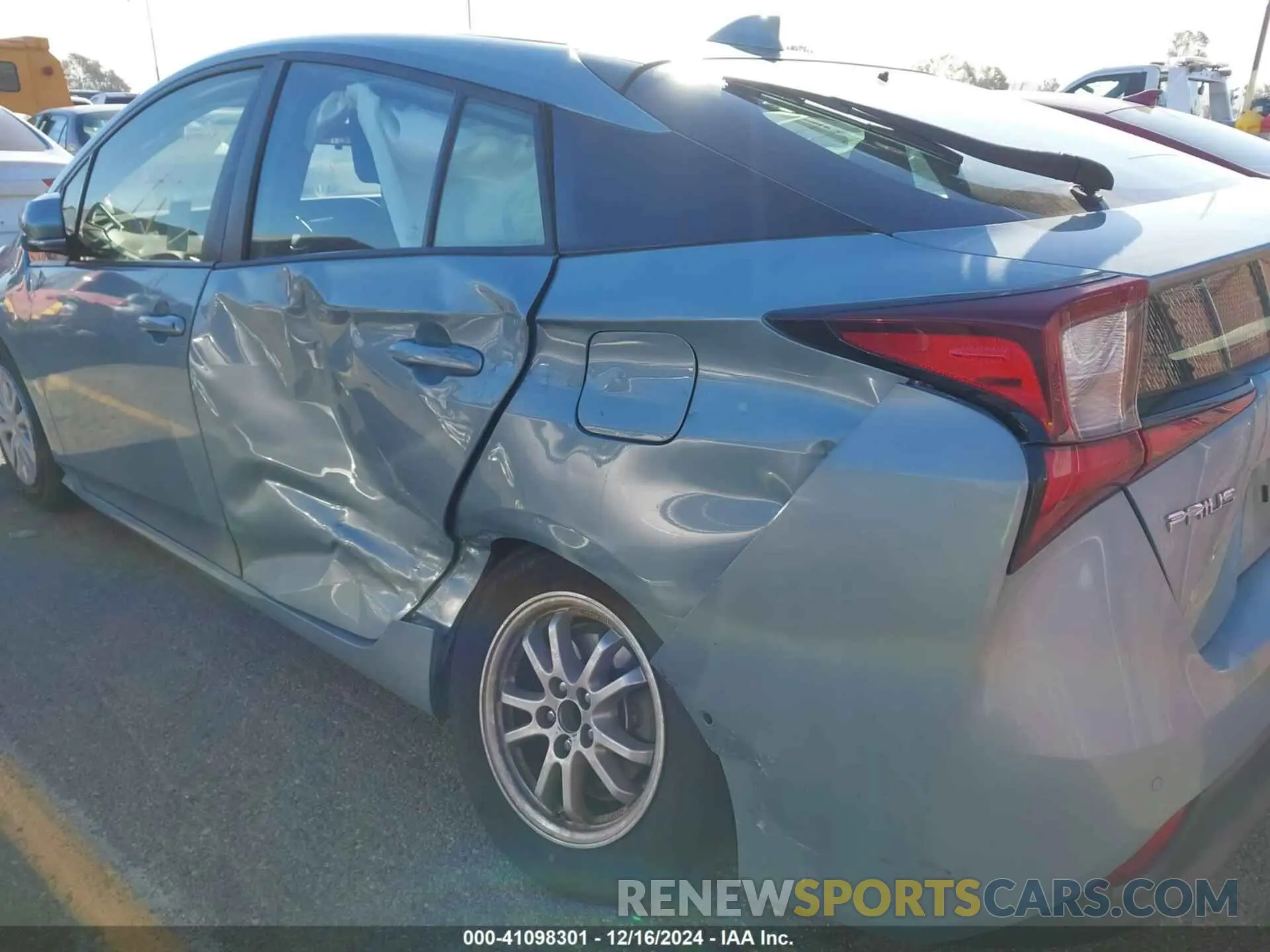 17 fotografías del automóvil dañado JTDKARFU2L3118302 TOYOTA PRIUS 2020