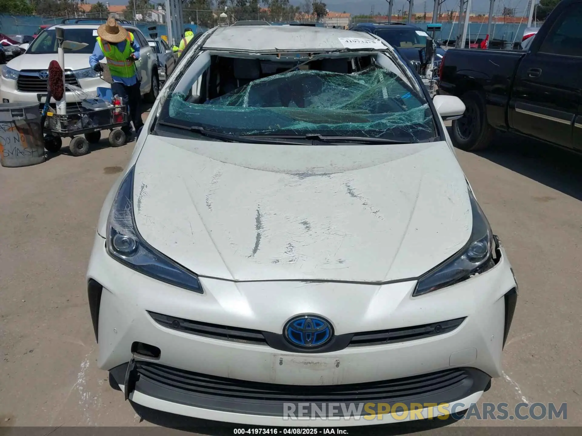 12 fotografías del automóvil dañado JTDKARFU3L3107048 TOYOTA PRIUS 2020