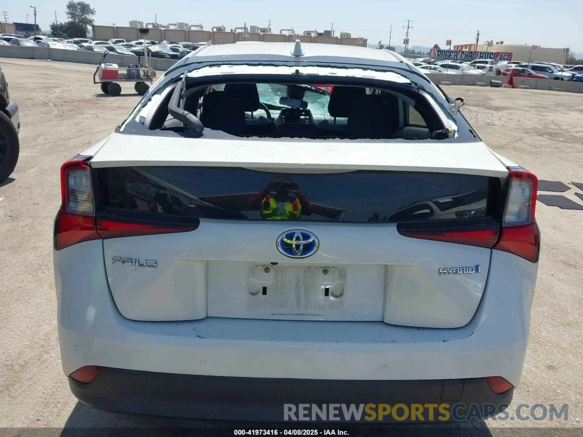 16 fotografías del automóvil dañado JTDKARFU3L3107048 TOYOTA PRIUS 2020