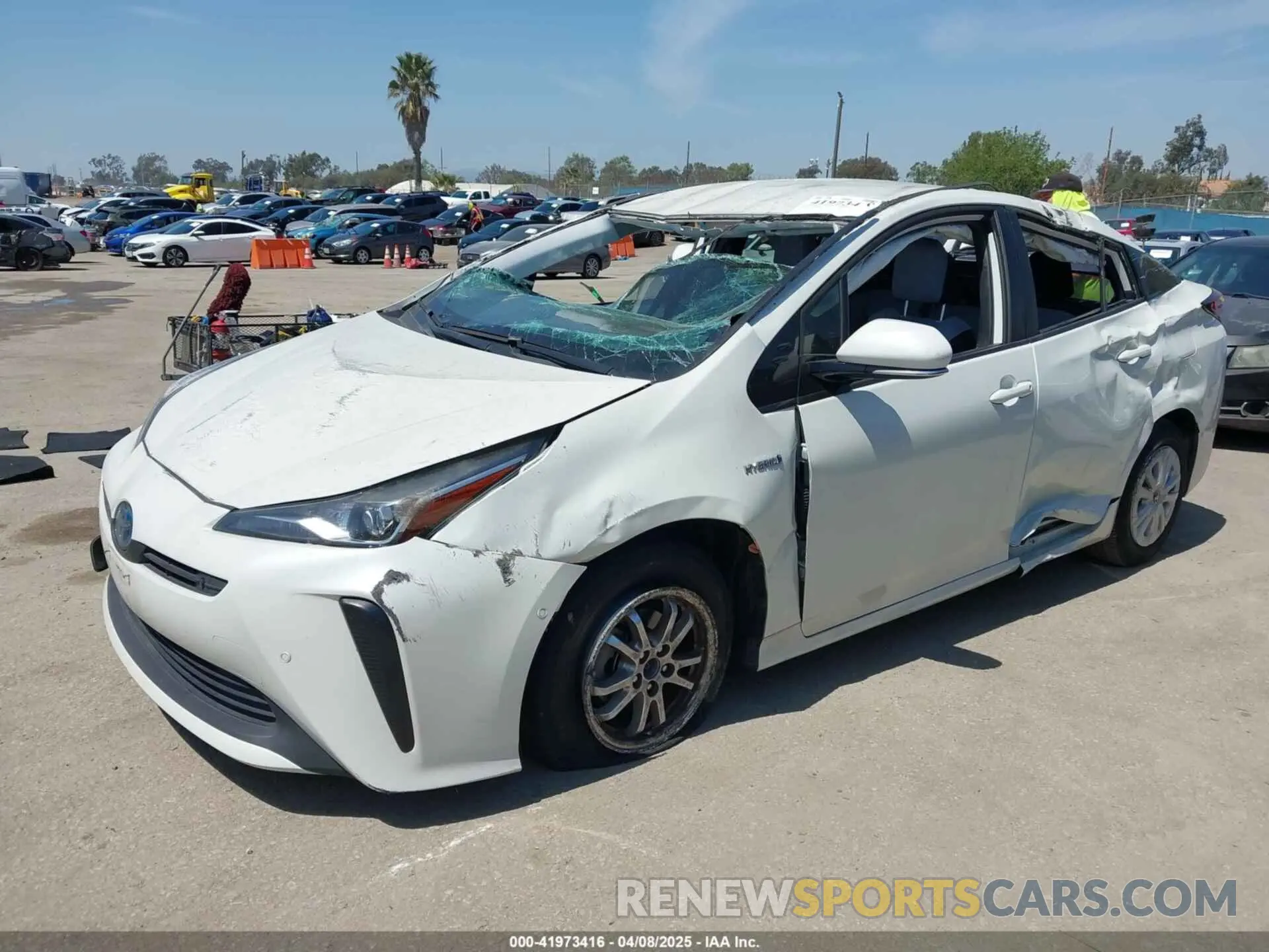 2 fotografías del automóvil dañado JTDKARFU3L3107048 TOYOTA PRIUS 2020