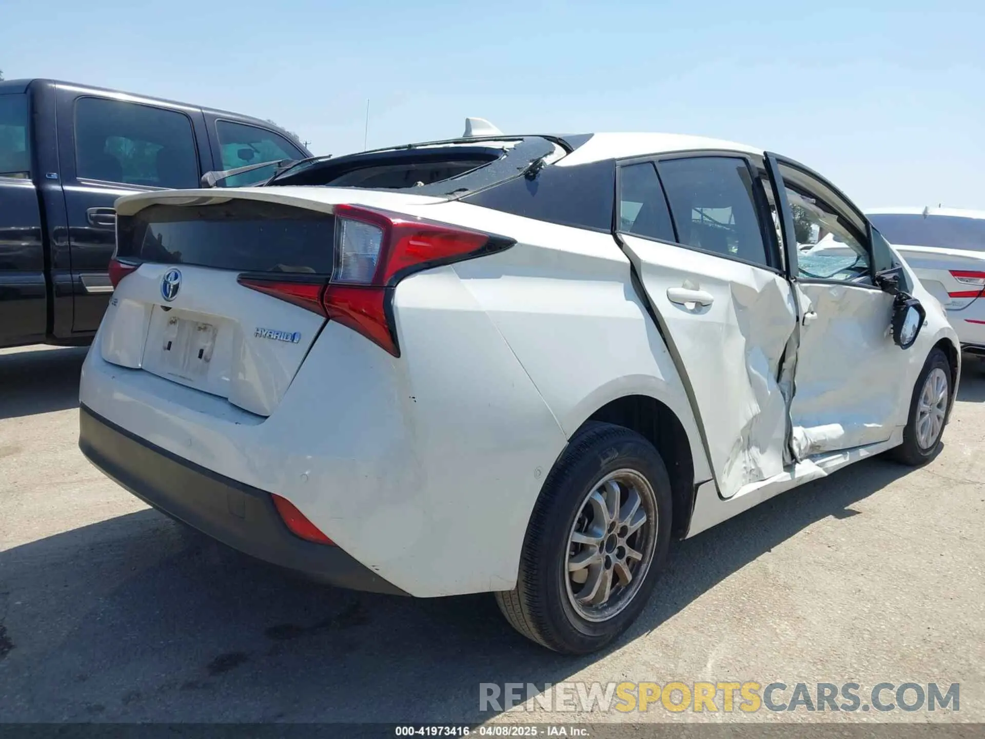 4 fotografías del automóvil dañado JTDKARFU3L3107048 TOYOTA PRIUS 2020