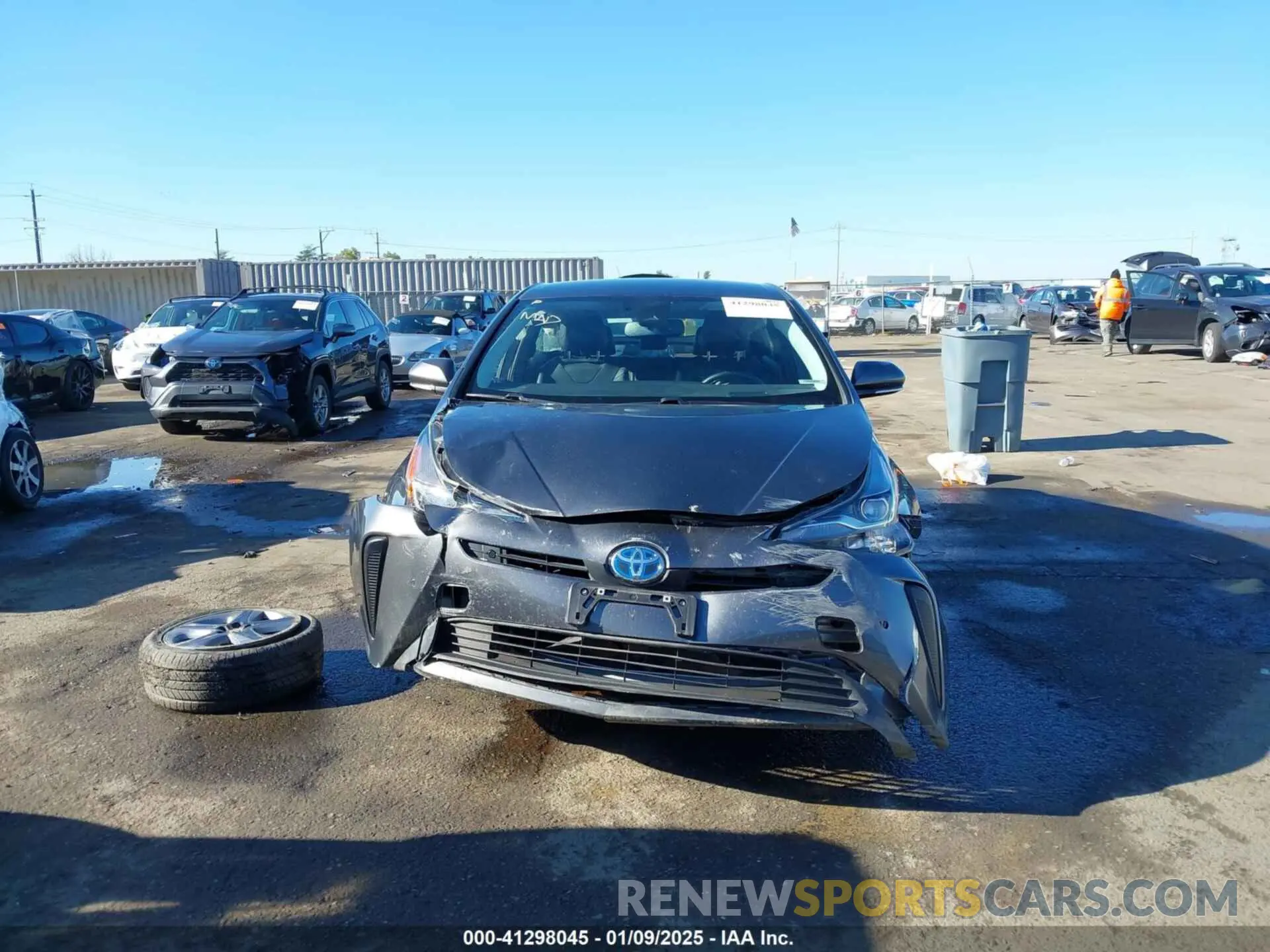 13 fotografías del automóvil dañado JTDKARFU5L3104460 TOYOTA PRIUS 2020