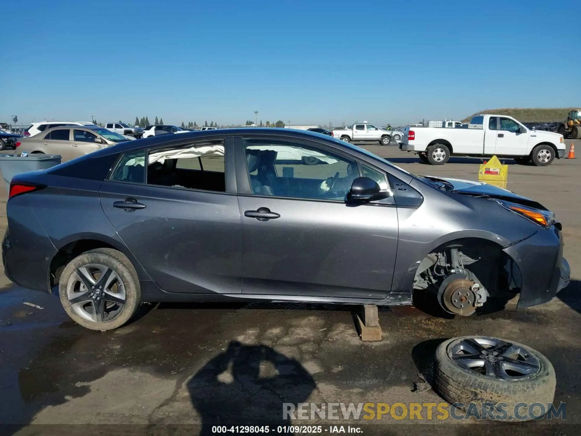 14 fotografías del automóvil dañado JTDKARFU5L3104460 TOYOTA PRIUS 2020