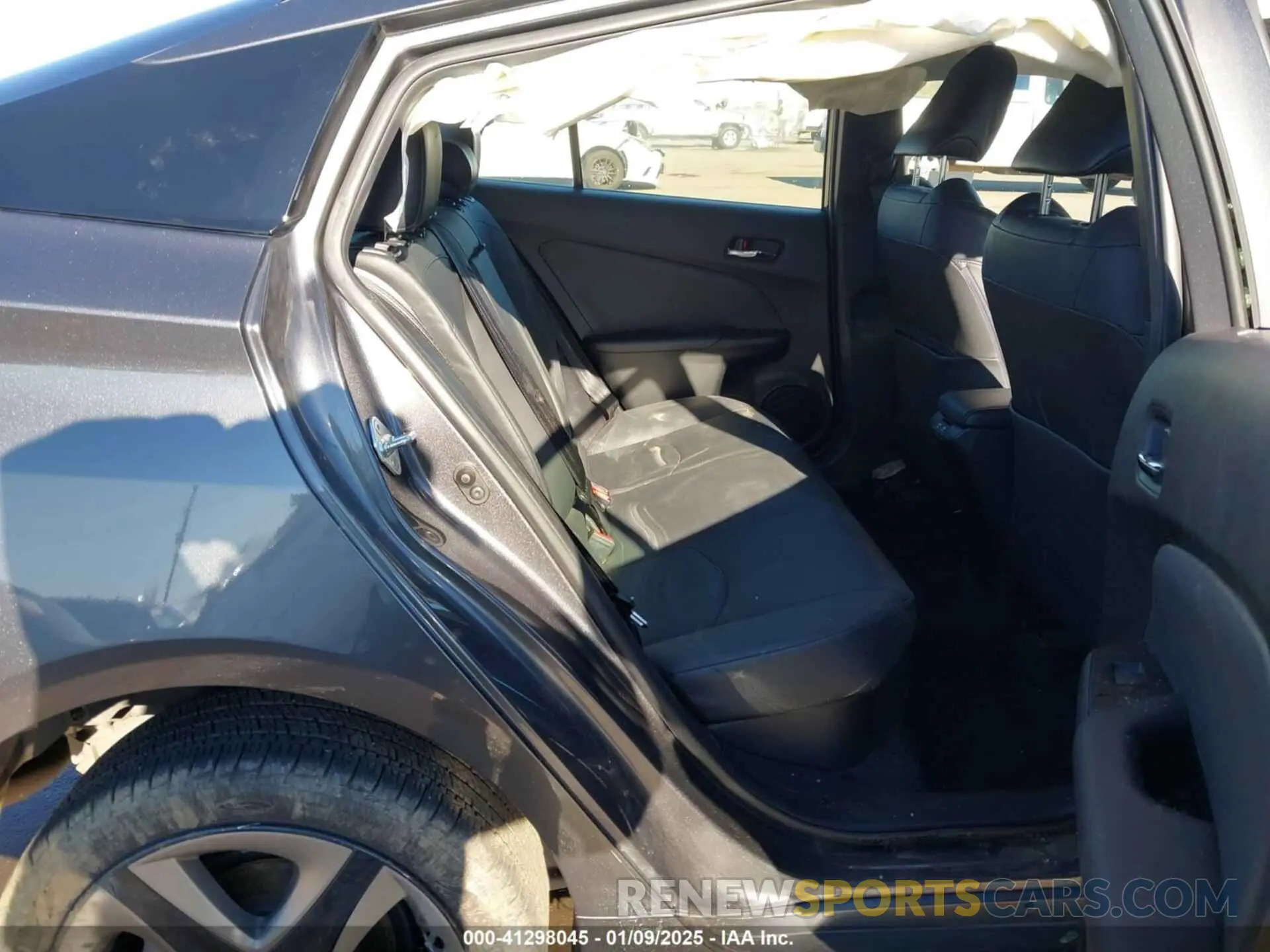 8 fotografías del automóvil dañado JTDKARFU5L3104460 TOYOTA PRIUS 2020