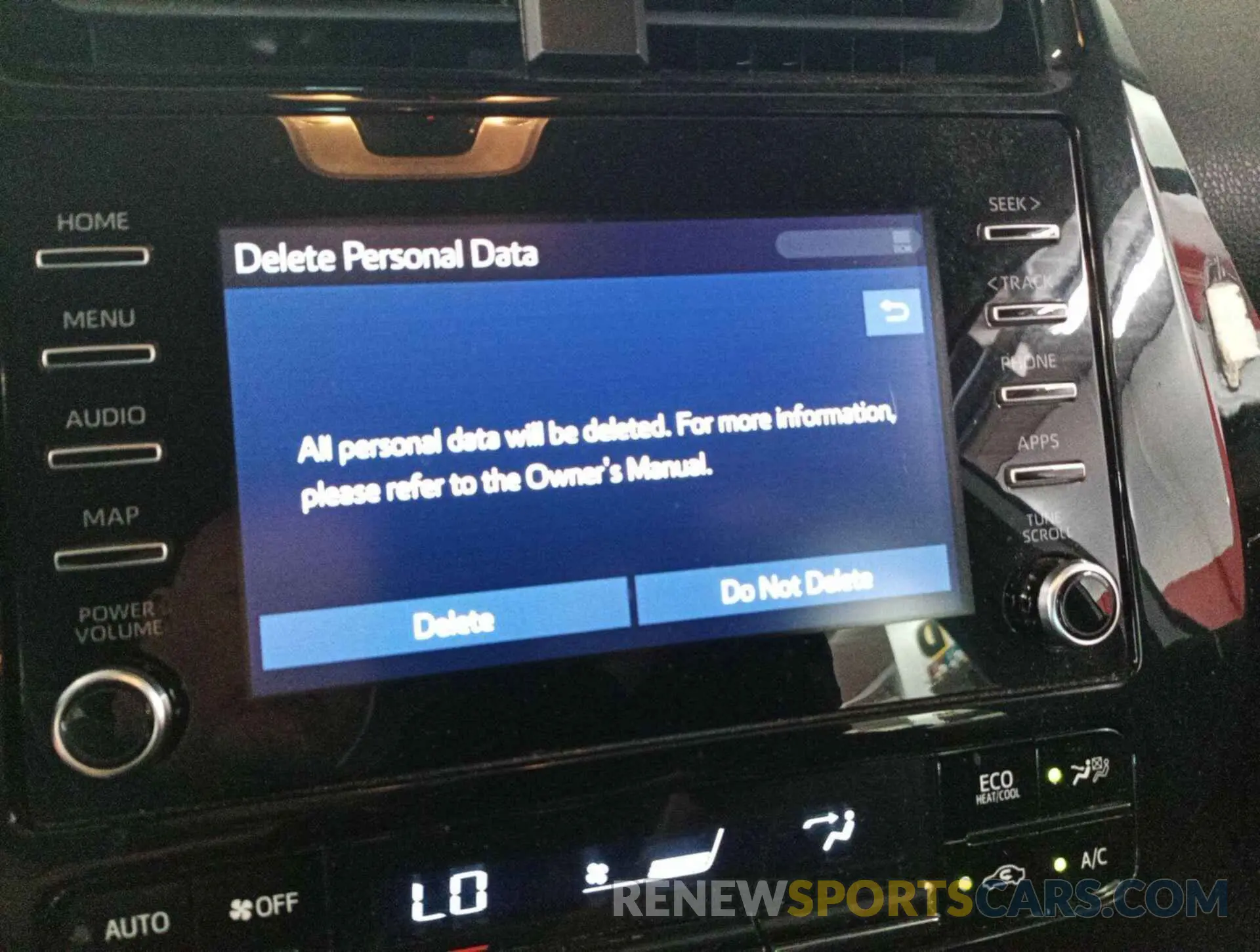 19 fotografías del automóvil dañado JTDKARFU5L3108086 TOYOTA PRIUS 2020