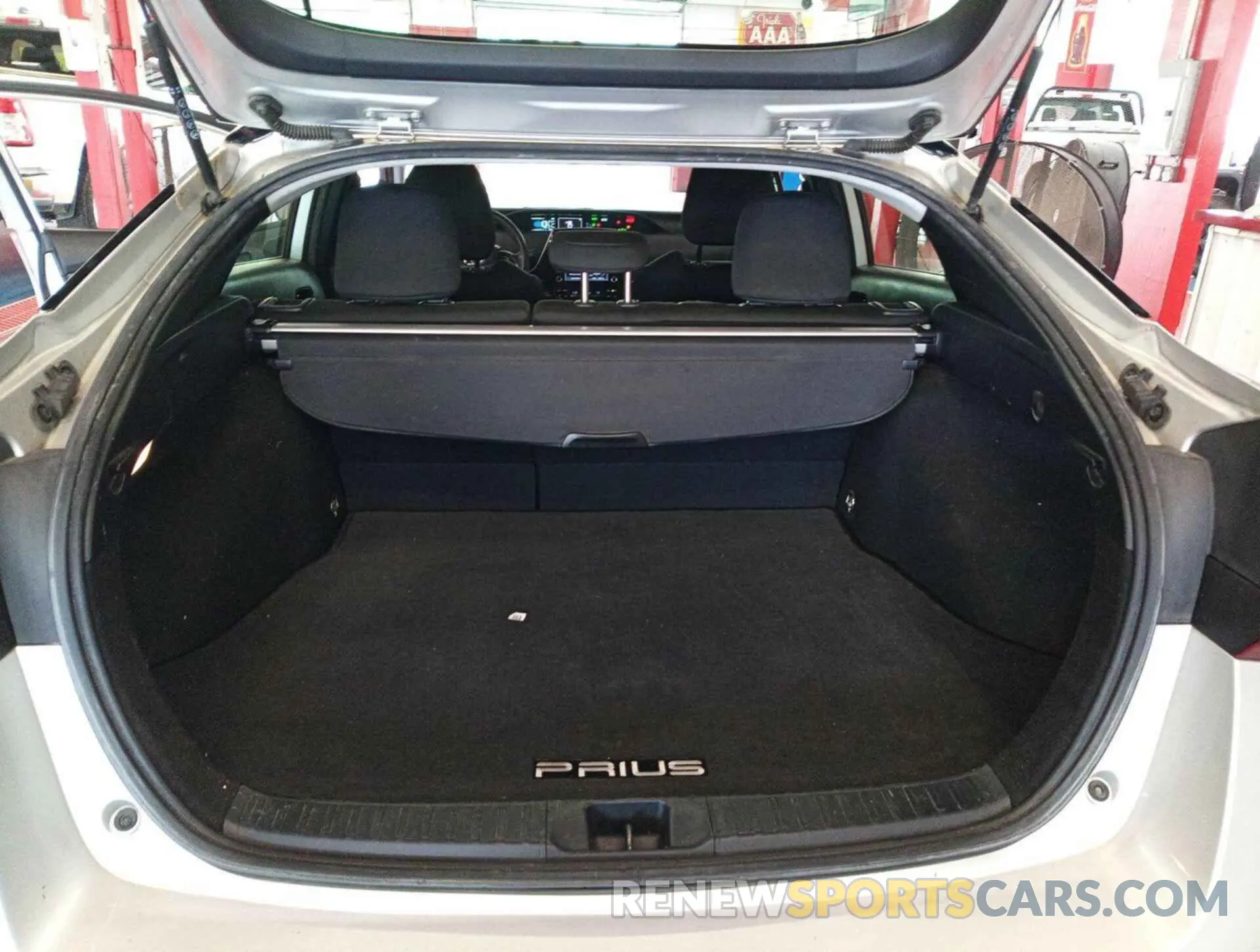 25 fotografías del automóvil dañado JTDKARFU5L3108086 TOYOTA PRIUS 2020