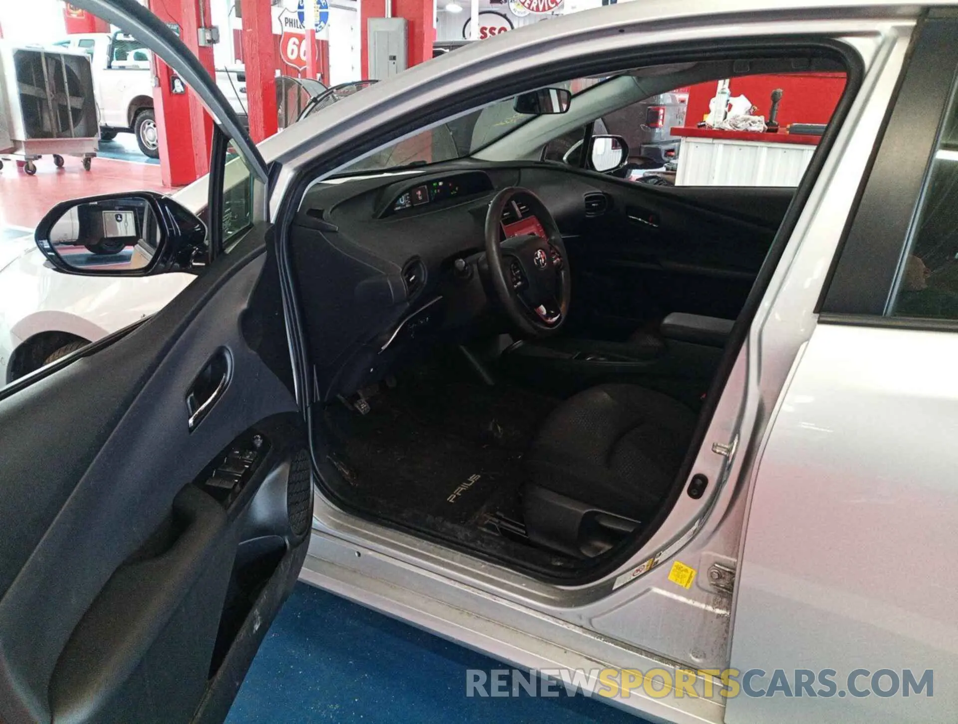 6 fotografías del automóvil dañado JTDKARFU5L3108086 TOYOTA PRIUS 2020
