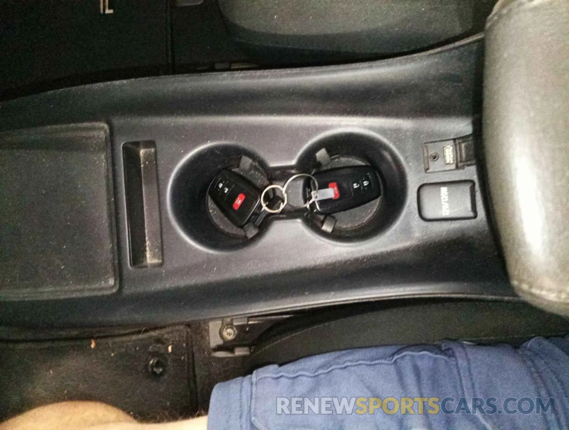 8 fotografías del automóvil dañado JTDKARFU5L3108086 TOYOTA PRIUS 2020