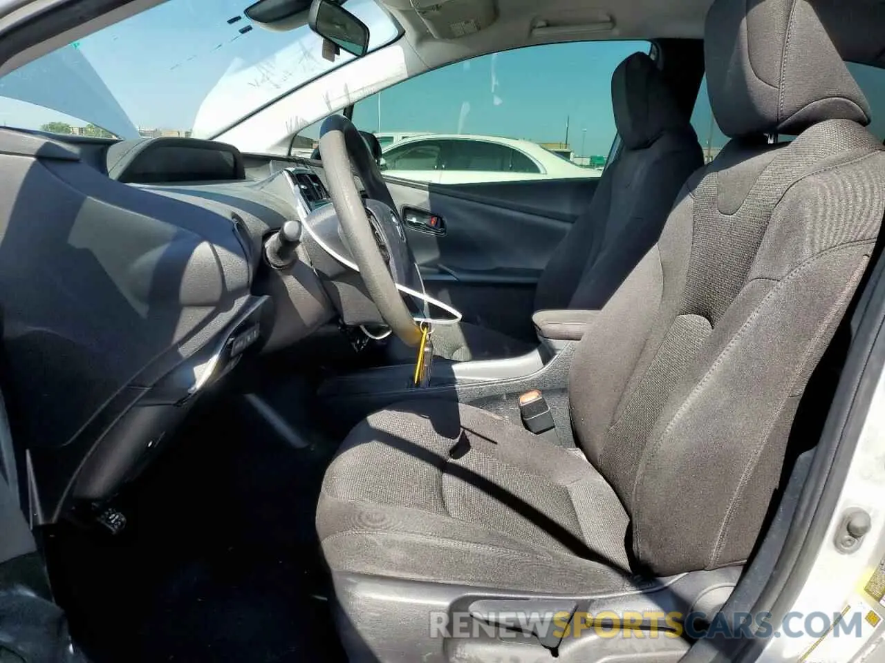 7 fotografías del automóvil dañado JTDKARFU5L3113076 TOYOTA PRIUS 2020